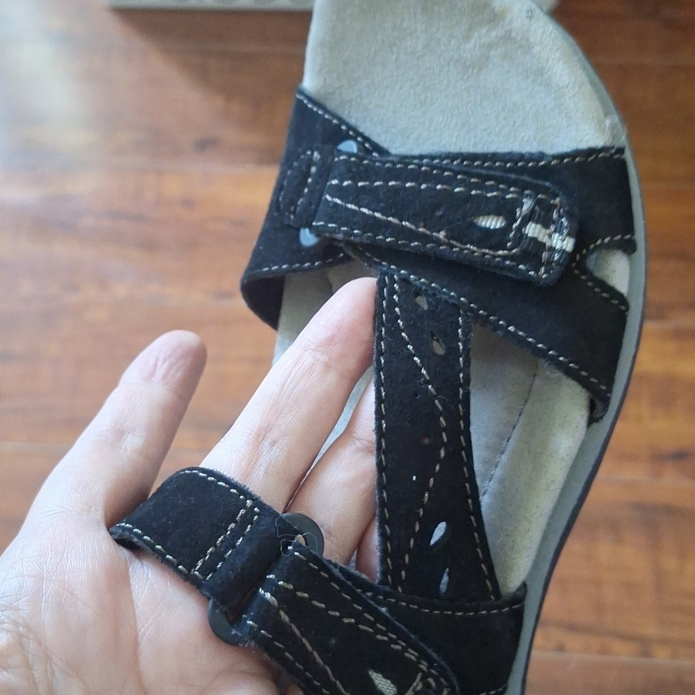 Earth Origins Women’s black suede Leather Flat Heel Sandals Shoes US 9… - Picture 5 of 12